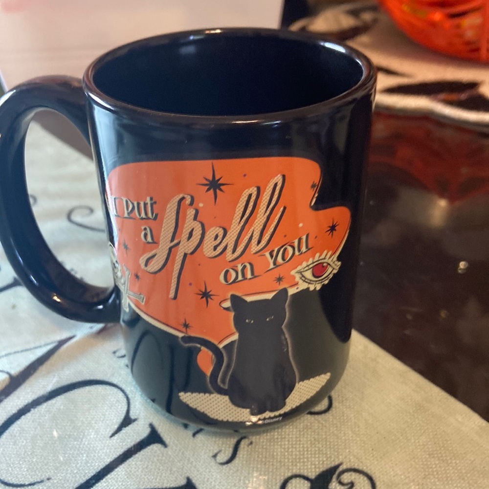 Hocus-pocus color changing mug